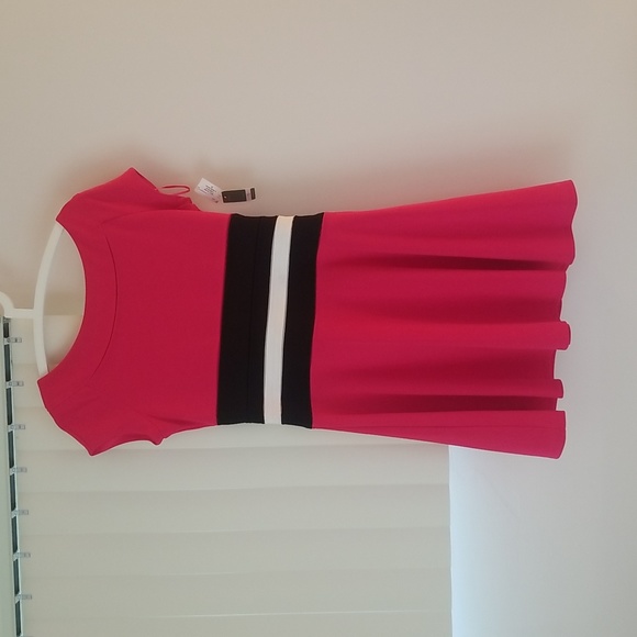 Taylor Dresses & Skirts - ❤️ ❤️ Taylor Pink, White & Black Color Blocked Dress